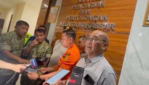 Suryanto di kantor basarnas (Foto : Dwiki Luckianto Septiawan KabarMakassar)