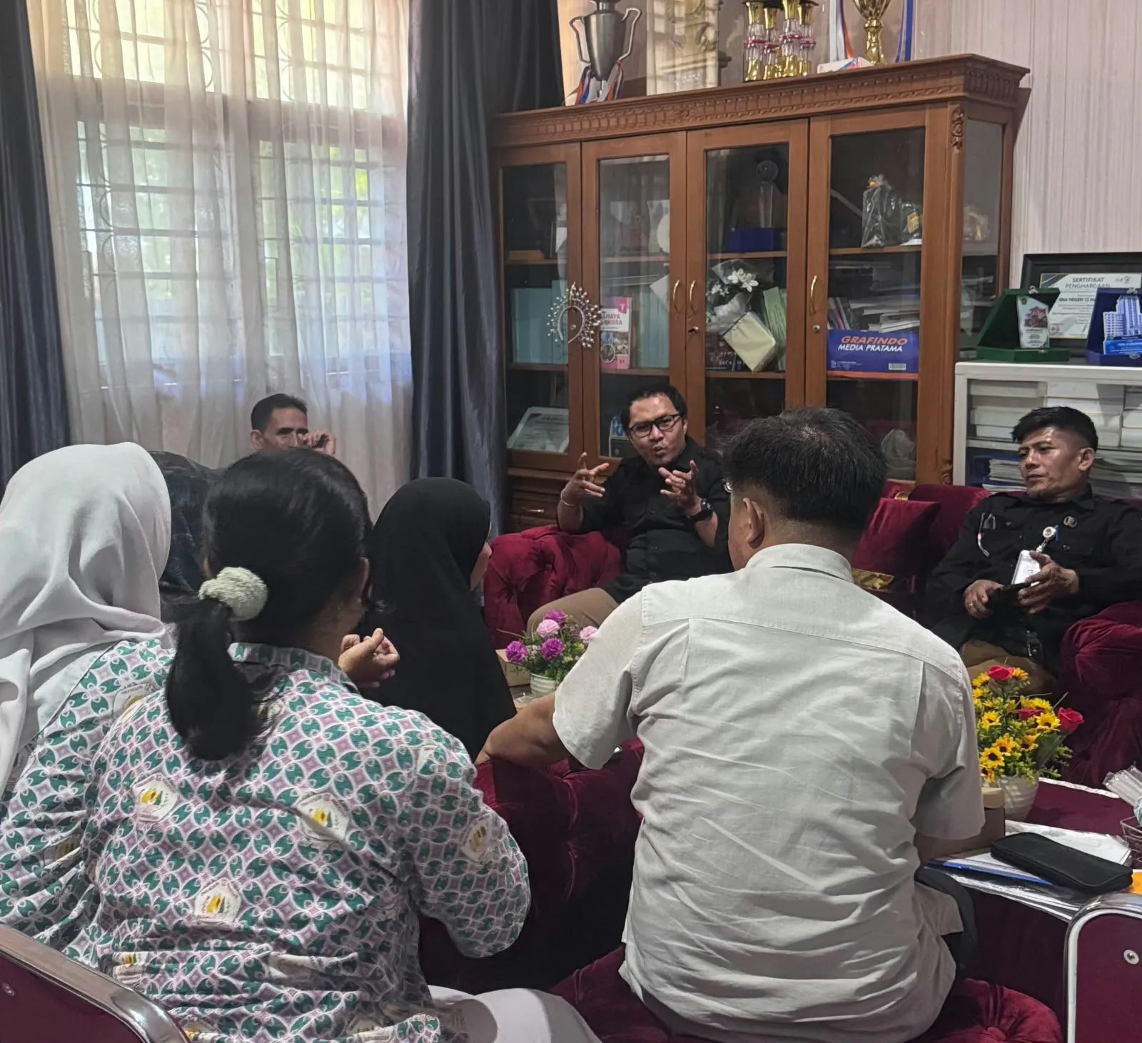 KPU Makassar saat Melakukan Pendamping Pilketos (Dok: Ist).
