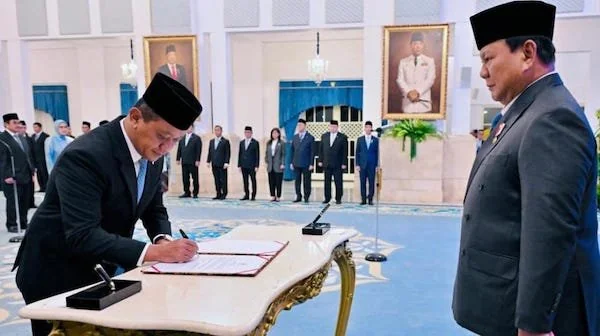 Presiden Prabowo Subianto saat Melantik Bahlil Lahadalia sebagai Ketua Dewan Harian Energi Nasional, (Dok: Ist).