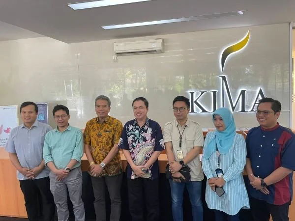 Ketua Komisi Pengawas Persaingan Usaha (KPPU) RI saat melakukan kunjungan ke Kawasan Industri Makassar (Dok : Ist).
