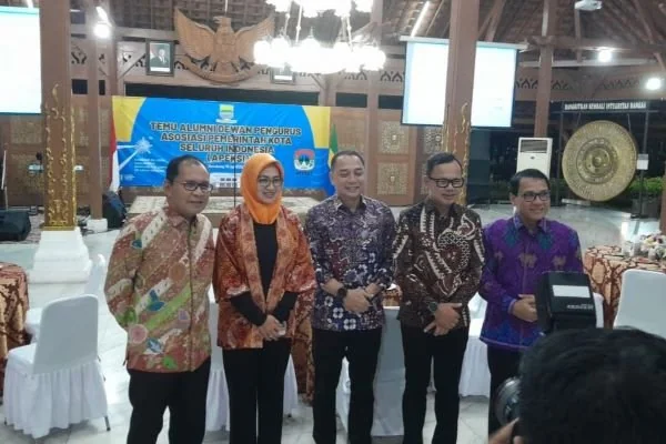 Pembentukan Forum Wali Kota Senior dalam Halal bi Halal APEKSI (Dok : Ist).