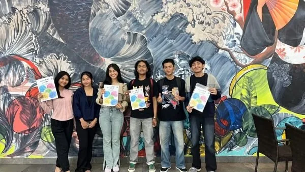 Mahasiswa Ilmu Komunikasi Universitas Fajar (Unifa) Makassar menggelar kampanye kesehatan mental (Dok : Ist).