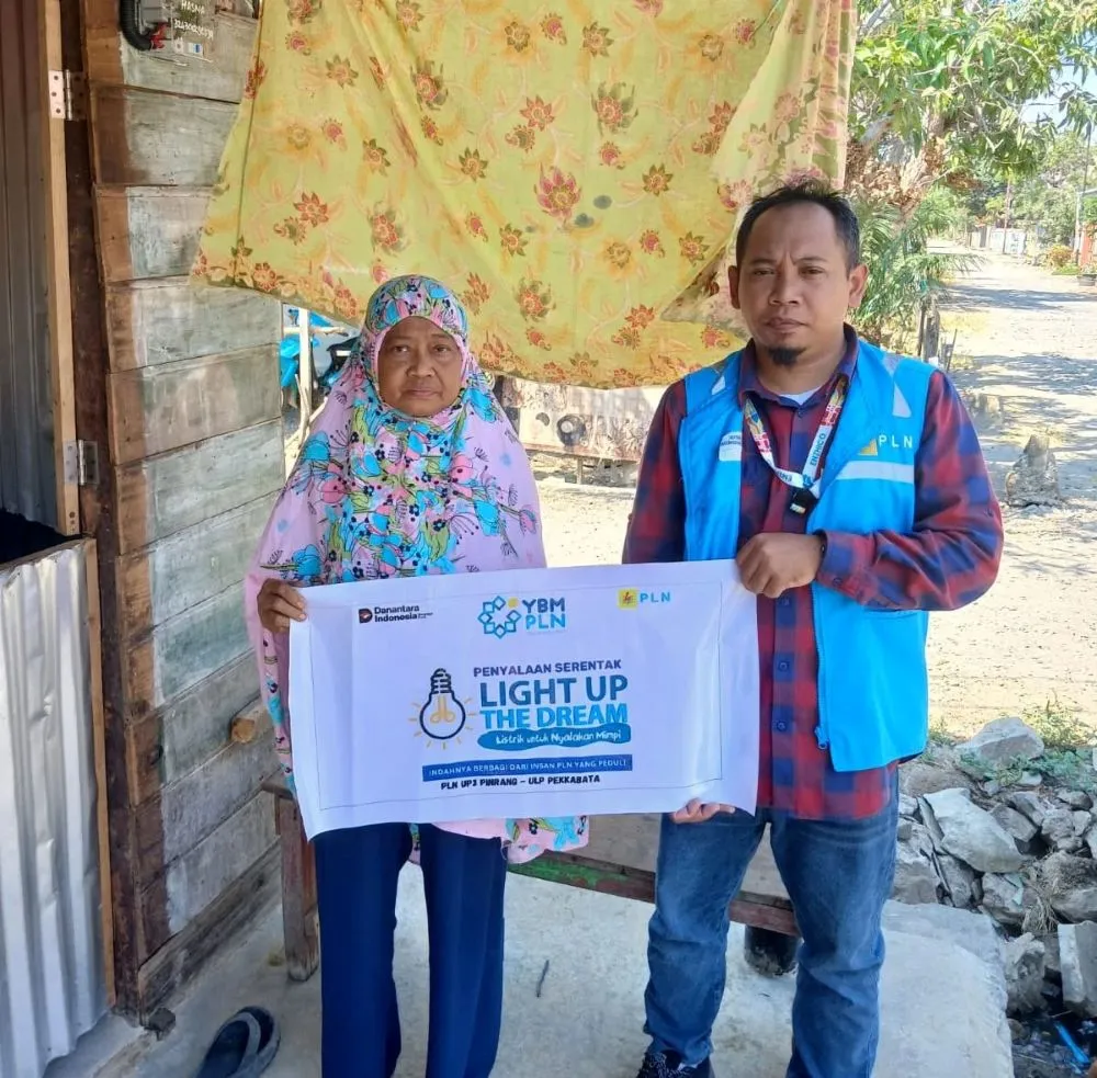 Yayasan Baitul Maal (YBM) PLN UP3 Pinrang kembali menunjukkan kepedulian sosial kepada masyarakat melalui penyaluran bantuan Program Listrik Untuk Tidak Mampu (Dok: Ist)