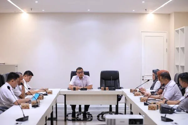 Rapat Bersama PT BPR Makassar, Perumda Makassar Raya dan Kabag Perekonomian Setda Makassar, (Dok: Ist).