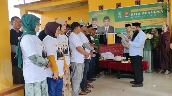 Bakal Calon Bupati Jeneponto, H. Muhammad Sarif Karaeng Patta (MSP) saat  melakukan safari politik dan pengukuhan tim pemenangan (Dok : ist).