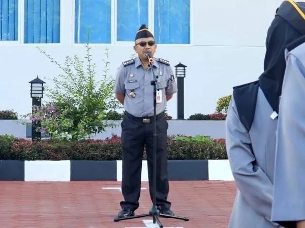 Kepala Bagian Umum kantor Wilayah Kementerian Hukum dan HAM Sulawesi Selatan, Basir saat memberikan arahannya (Dok : ist).