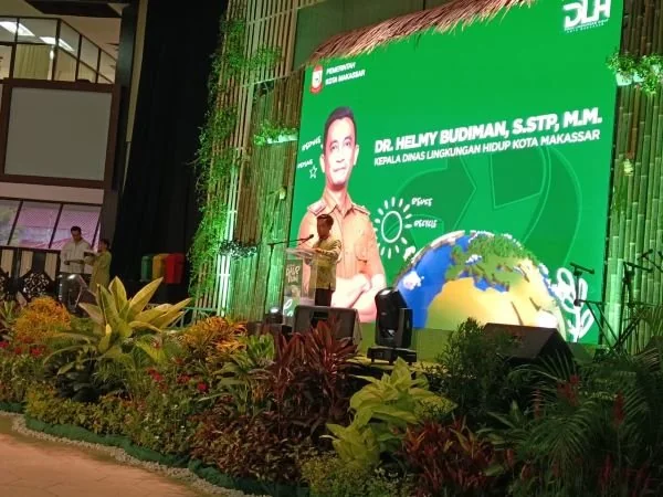 Kepala DLH Kota Makassar Helmy Budiman saat Menyampaikan Laporan Festival Daur Bumi 2025, (Dok: Sinta KabarMakassar).