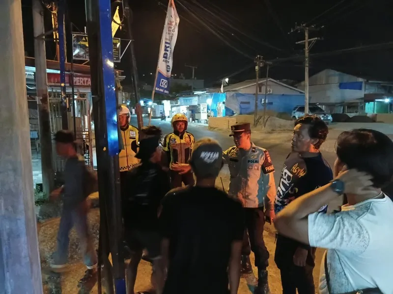 Polisi saat mendatangi TKP pengeroyokan (Dok: Ist)