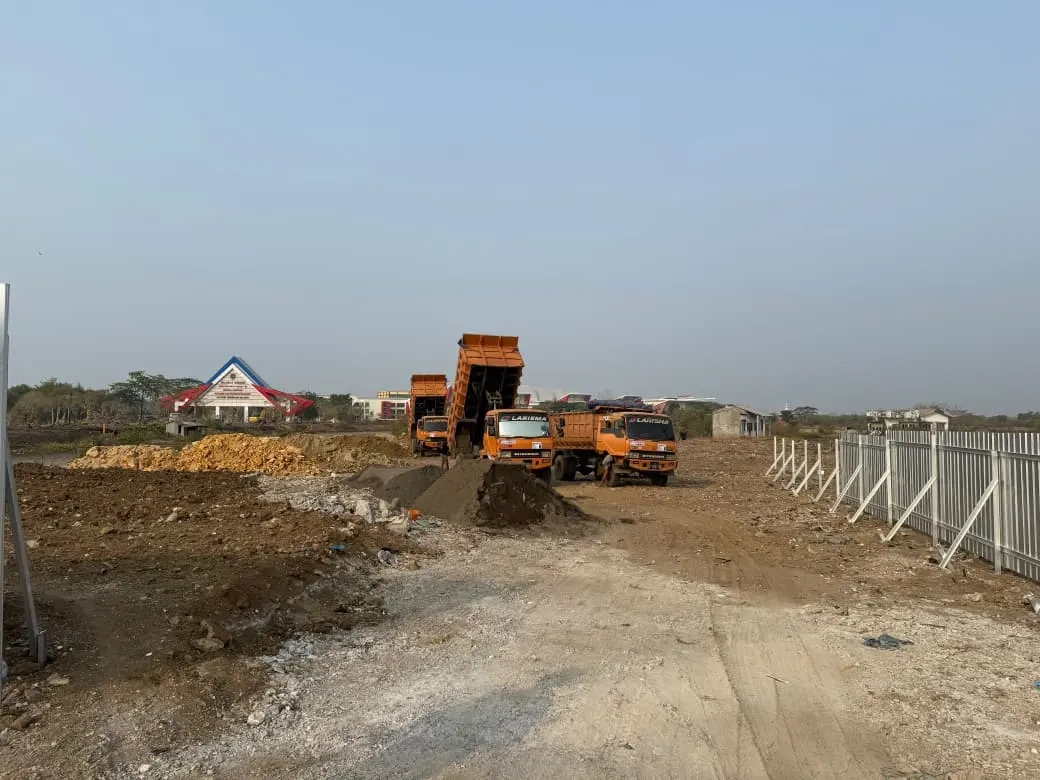 Suasana Penimbunan Lahan Stadion Untia (Dok: Ist).