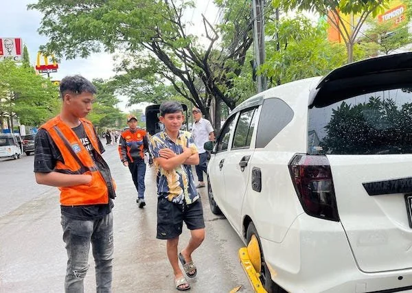 Penertiban dan Penataan Zona Parkir Dikawasan Jalan Boulevard, (Dok: Sinta Kabar Makassar).
