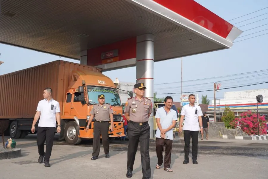 Kapolda Sulbar Irjen Pol Totok Suharyanto saat melakukan sidak SPBU (Dok: Ist)