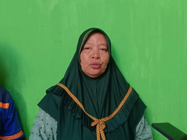 Penerima Sambungan Air Bersih Gratis, Mantasiah Dg Kebo (Dok: Sinta Kabar Makassar).