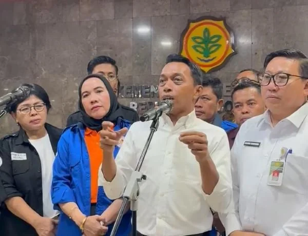 Bupati Sidenreng Rappang (Sidrap), Syaharuddin Alrif saat Memaparkan Harga Telur usai Bertemu Mentan Amran Sulaiman (Dok: Ist).