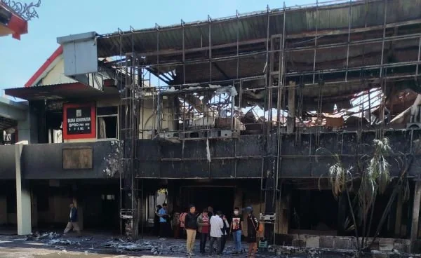 Kantor DPRD Sulsel Pasca Kebakaran, (Dok: Kabar Makassar).