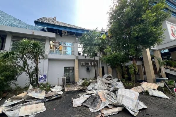 Kondisi kantor Disdik Kota Makassar usai kebakaran (Dok : Ist).