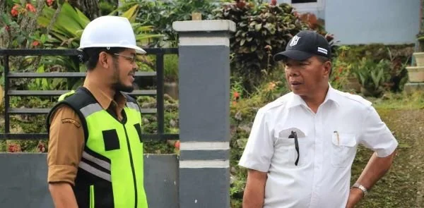 Kepala dinas PUPR, Andi Zulkifli Indrajaya bersama Bupati Bulukumba, Andi Muchtar Ali Yusuf.