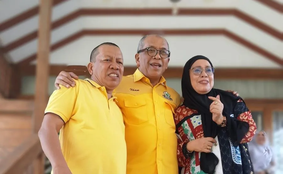 Ketua DPD I Golkar Sulsel, Ilham Arief Sirajuddin saat menyambangi kediaman Politisi Alamsyah Mahadi Kulle (AMK) di Boyong, Jeneponto (Dok: Ist)