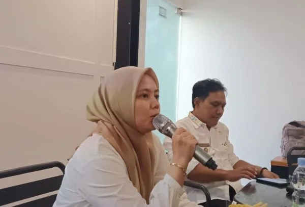 Pejabat Pengawas Lingkungan Hidup Ahli Muda DLH Kota Makassar, Dr. Sandra Wulan (Dok: Sinta KabaraMakassar).