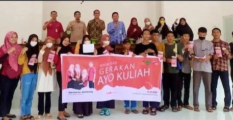 Sri Marlina (Koordinator Program Keluarga Harapan Kemensos RI di Kabupaten Maros)