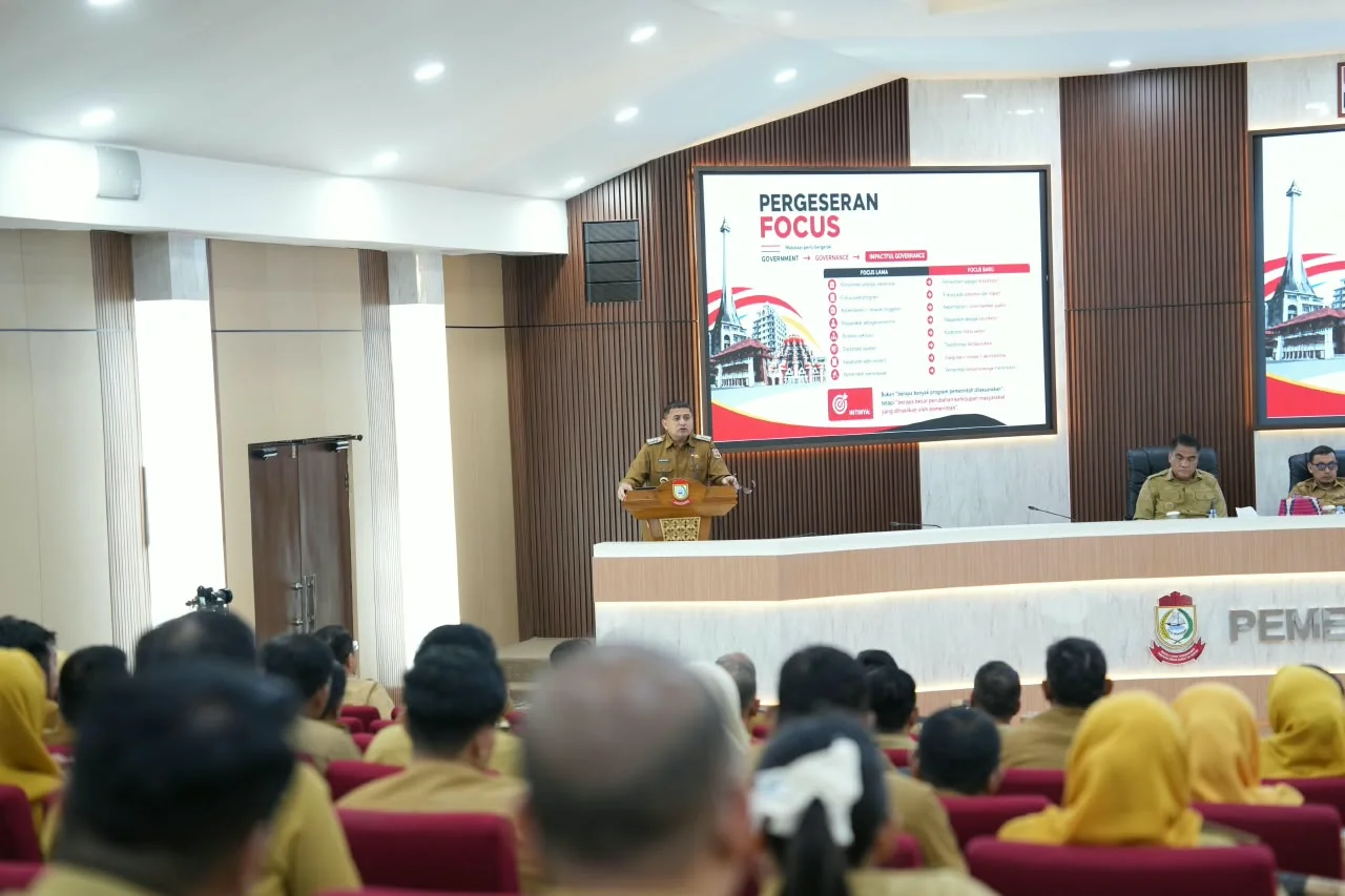 Wali Kota Makassar Munafri Arifuddin saat Memberikan Arahan dalam Rapat Kordinasi Camat-Lurah (Dok: KabarMakassar).