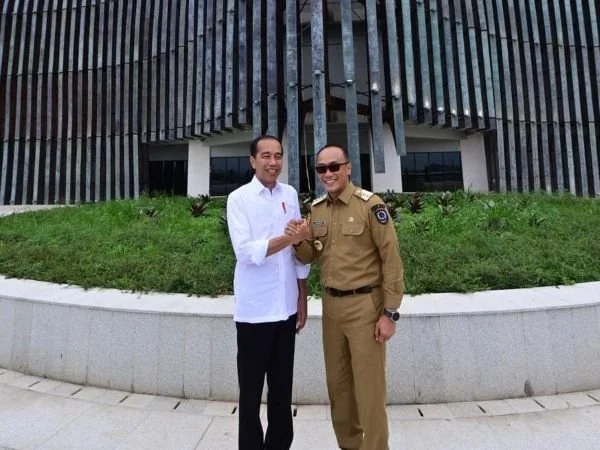 Presiden RI, Joko Widodo dan Pj Gubernur Sulsel, Prof Zudan Arif Fakrulloh di IKN (Dok: Ist)