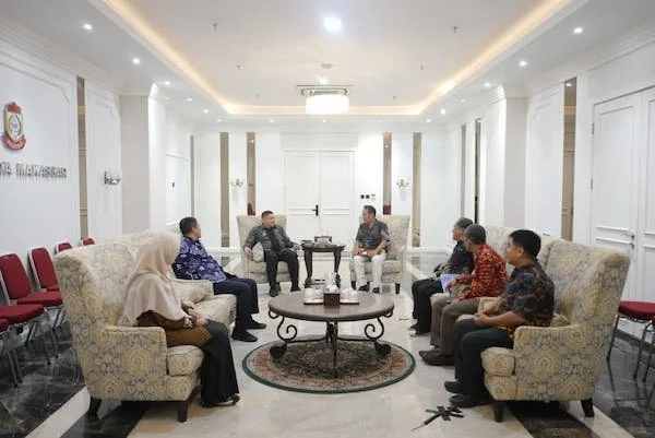 Audiens Wali Kota Makassar Munafri Arifuddin dengan Yayasan Kota Kita Surakarta (Dok: Ist).