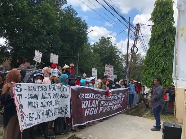 Warga Polongbangkeng  kembali melakukan aksi unjuk rasa di depan Kantor Bupati dan Kantor ATR/BPN Takalar (Dok : ist).