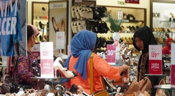 Sambut akhir tahun dengan program Midnight Sale dari Nipah Park dan Mal Ratu Indah mulai 26 hingga 27 Desember di Makassar (Dok: Ist)
