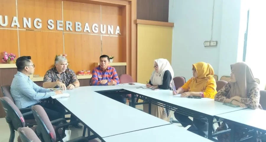 Kunjungan Konsulat Jenderal Amerika Serikat John McDaniel di Dinas Energi dan Sumber Daya Mineral Sulbar (Dok: Ist)