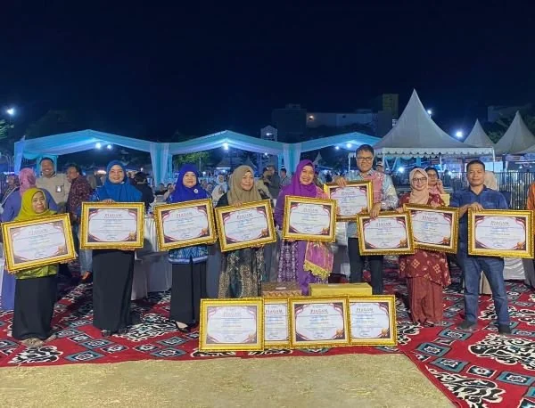 DPPKB Kabupaten Gowa memborong 15 penghargaan pada peringatan Harganas ke-33 Sulsel di Wajo. (Dok: Ist)