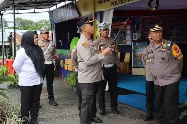 Kapolrestabes Makassar, Kombes Pol Mokhamad Ngajib, melakukan pengecekan Pos Operasi Lilin 2024 (Dok:Ist)