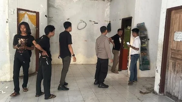 Salah satu kamar yang hangus terbakar di asrama mahasiswa dompu, NTB. Yang berada di Makassar. (Dok: Ist)