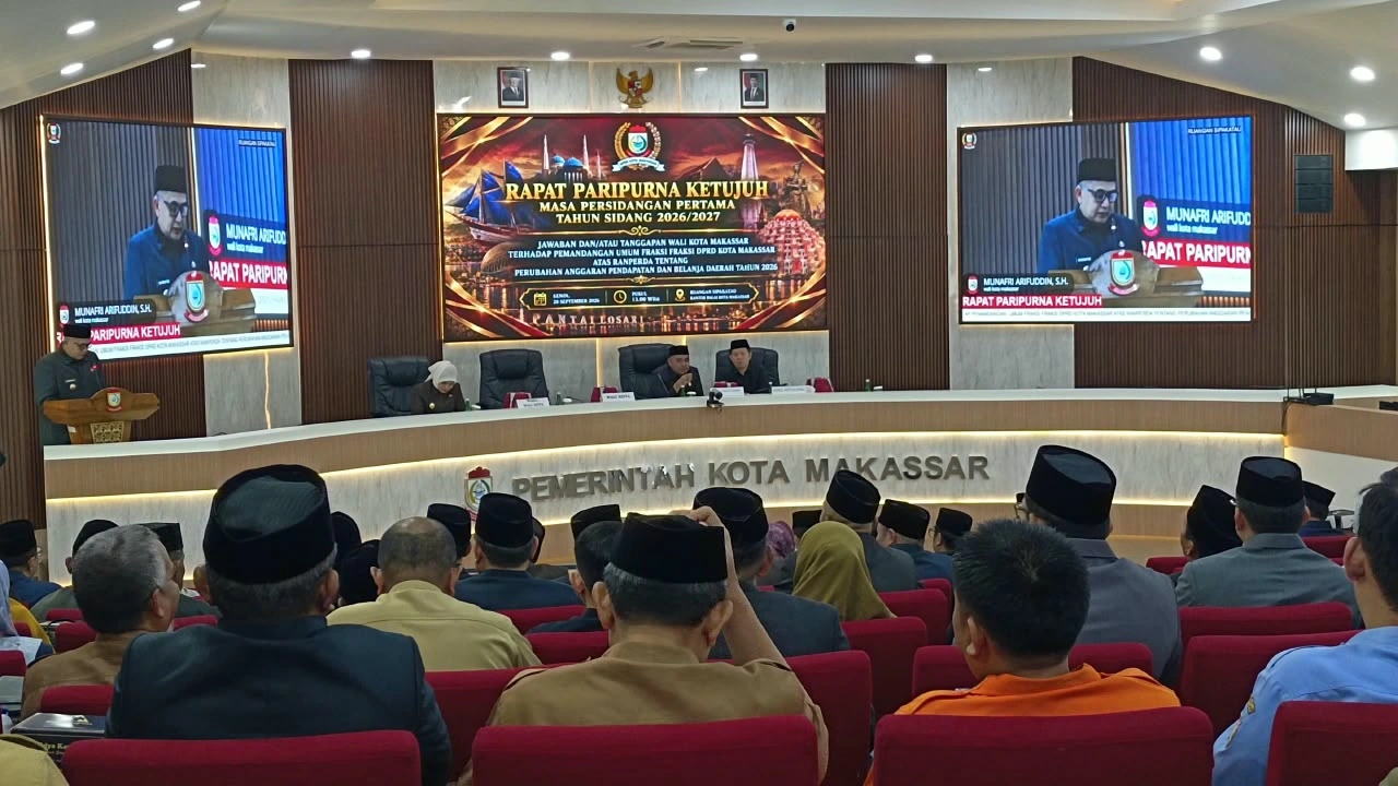 Paripurna Jawab Wali Kota Makassar Munafri Arifuddin Terhadap Pandangan Fraksi (Dok: Sinta KabaMakassar).