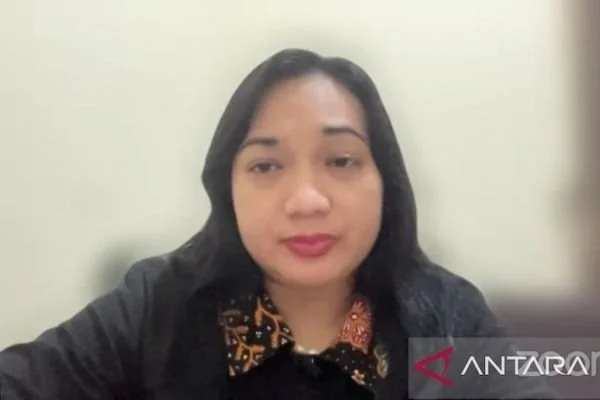 Direktur Eksekutif INDEF Esther Sri Astuti. ANTARA/Uyu Septiyati Liman