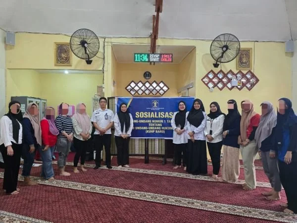 Kantor Wilayah Kementerian Hukum Sulawesi Selatan melakukan penguatan literasi hukum menyasar 100 Warga Binaan Pemasyarakatan (WBP) perempuan di Lembaga Pemasyarakatan Perempuan Kelas IIA Sungguminasa. (Dok: Ist)