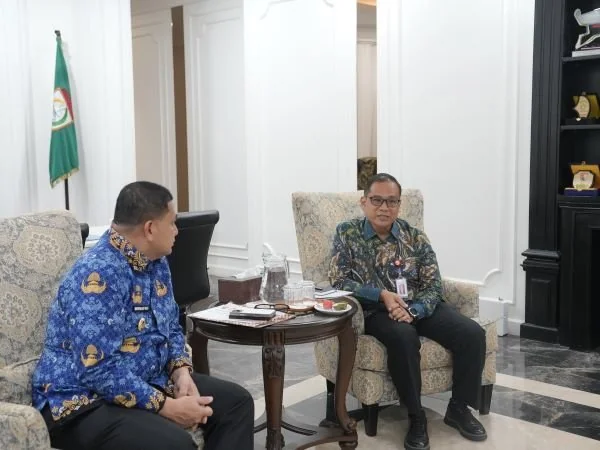 Audiensi OJK SulselBar dengan Wali Kota Makassar Munafri Arifuddin (Dok : Ist).