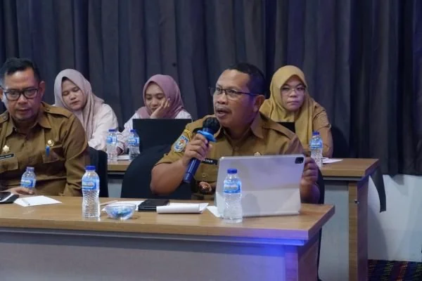 PJ. Sekda Jeneponto, Maskur, S.Ag, M.H., CGCAE, saat menghadiri kegiatan Focus Group Discussion (FGD) Survei Penilaian Integritas (SPI) yang digelar Komisi Pemberantasan Korupsi (KPK). Dok. Ist