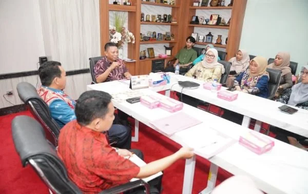 Rapat UPT DLHK bersama Plh Sekertaris Daerah Provinsi Sulsel, Andi Darmawan Bintang  (Dok : ist).