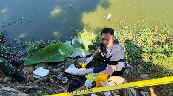 tim inafis lakukan olah tkp di lokasi penemuan mayat bayi (Dok:Ist)