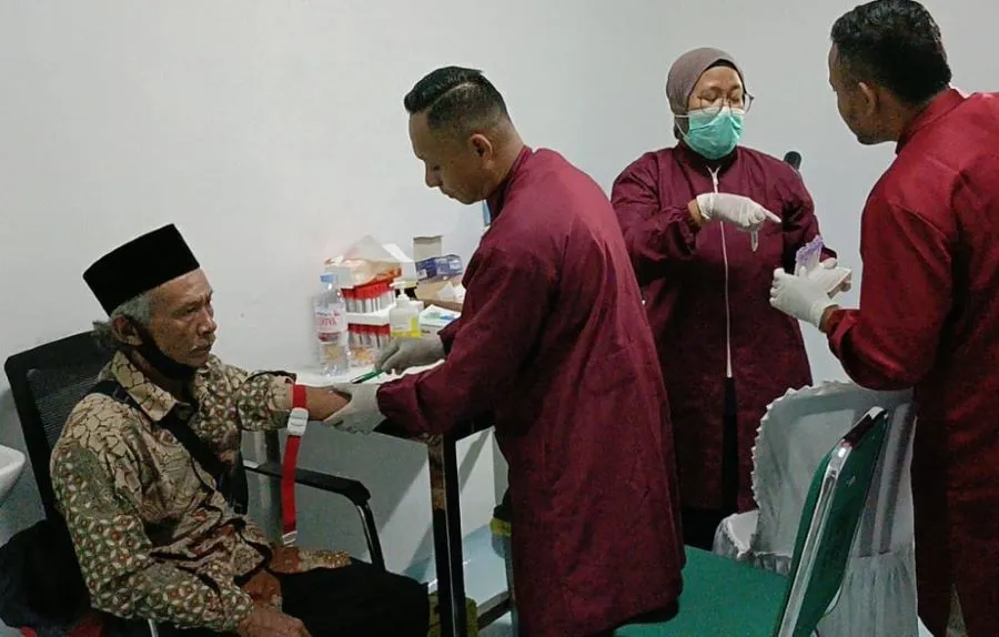 Calon jemaah haji saat menjalani MCU (Dok: Ist)
