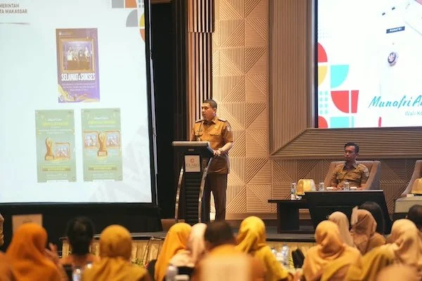 Wali Kota Makassar, Munafri Arifuddin saat Memberikan Sambutan di kegiatan Asesmen Kepala Sekolah SD dan SMP sekaligus Penandatanganan MoU Bank Sampah pada Satuan Pendidikan Kota Makassar (Dok: Ist).