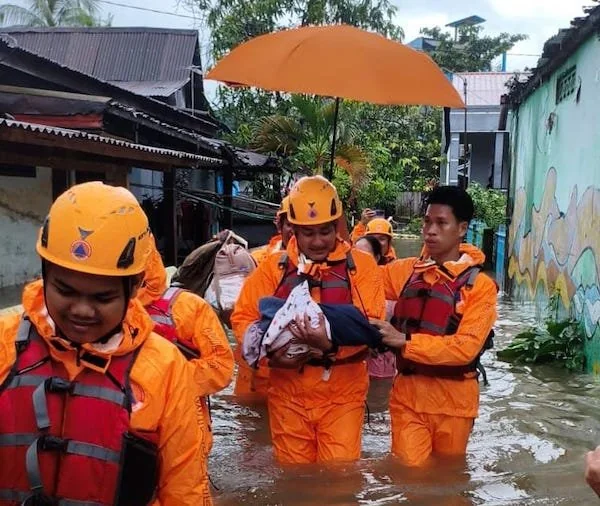 BPBD kota Makassar saat Evakuasi Warga (Dok: Ist).