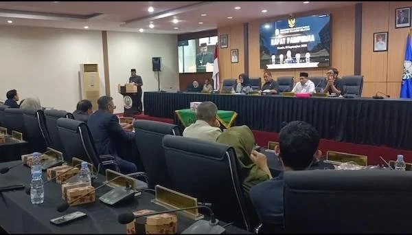 Gubernur Sulawesi Selatan (Sulsel) Andi Sudirman Sulaiman saat Menyampaikan Pemaparan dalam Nota Keuangan Sulsel 2026 (Dok: KabarMakassar).