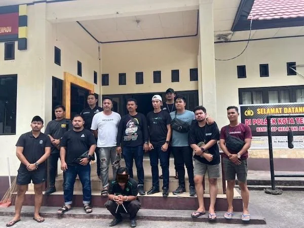 Tim Satreskritm Polres Pohuwato Gorontalo, saat berhasil menangkap terduga pelaku penipuan (Dok: Ist)