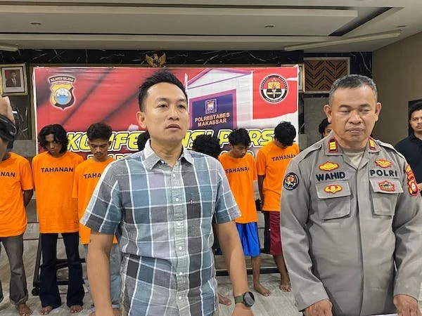 Kasat Reskrim Polrestabes Makassar, Kompol Devi Sujana saat konfersi pers di Polrestabes Makassar