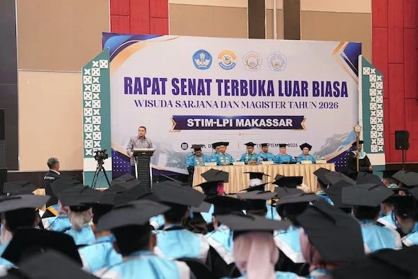Wali Kota Makassar, Munafri Arifuddin saat Memberikan Sambutan di Wisuda Sarjana dan Magister STIM-LPI Makassar (Dok: Ist).