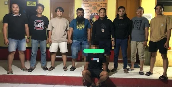 Pelaku pencurian saat diamankan Polisi (dok:Ist)