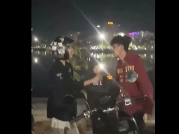 Preman berkedok tukang parkir liar di Makassar (Dok: Ist)