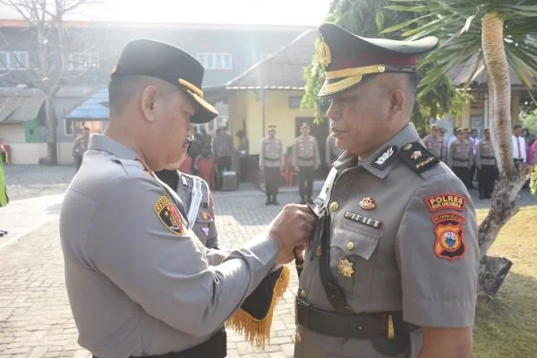 Upacara pelantikan dan pengambilan sumpah jabatan Kapolsek Gantarang Polres Bulukumba digelar di halaman Mapolsek Gantarang (Dok: Ist)