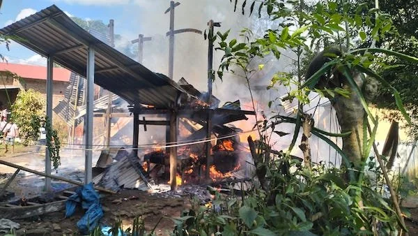 Di Lokasi Damkar Padamkan Si Jago Merah
